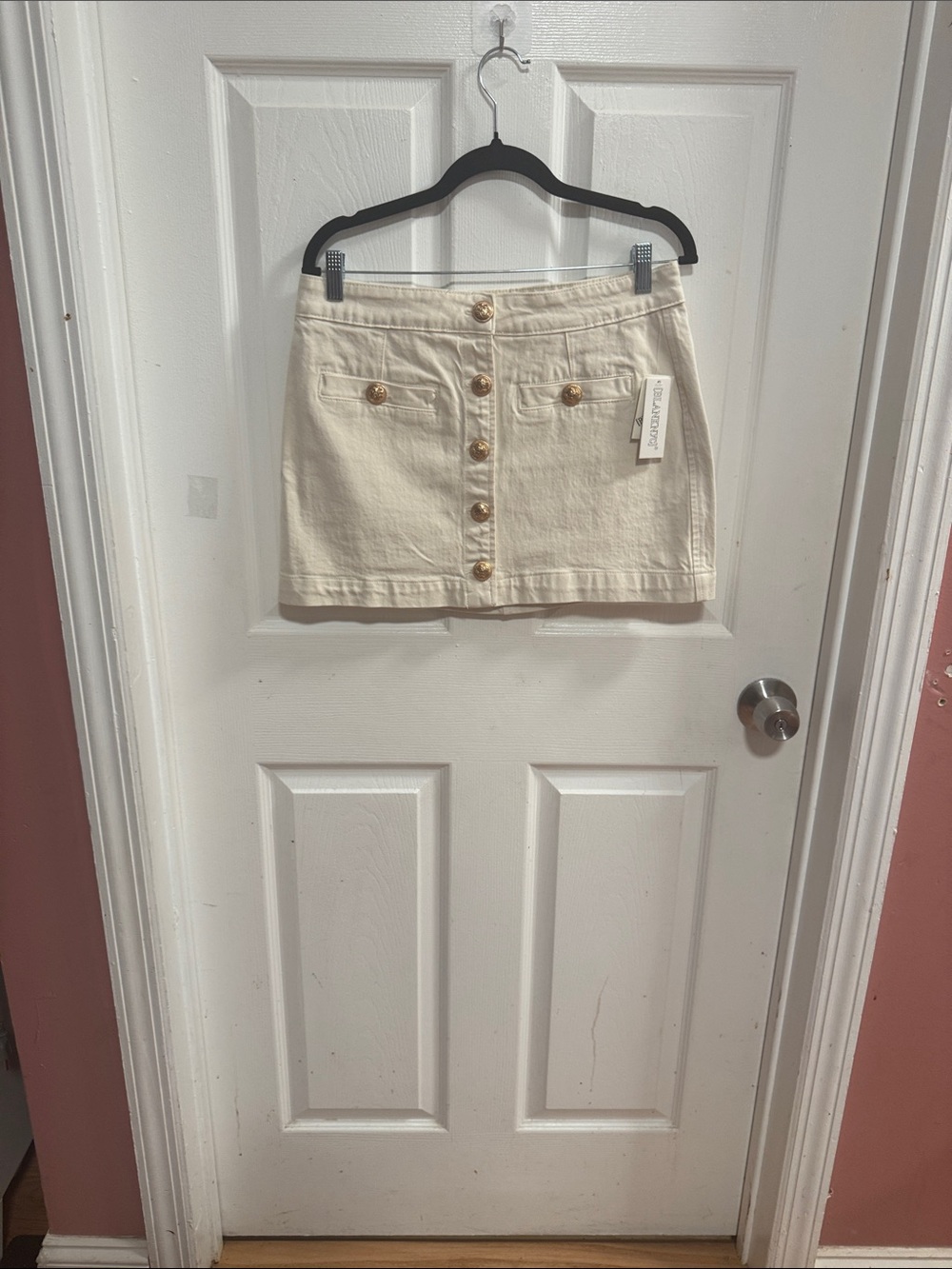 Blank NYC Cream Button-Front Mini Skort with Gold Buttons